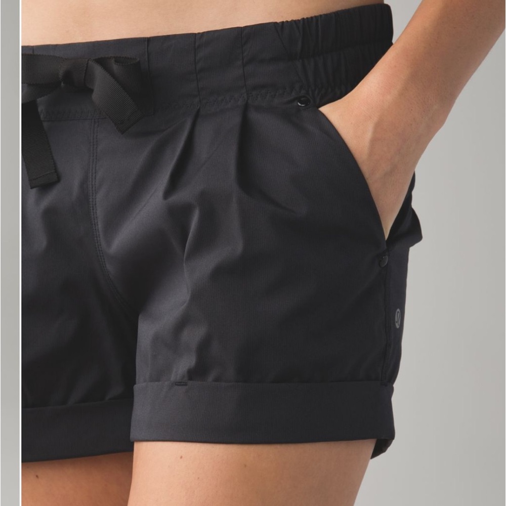 Lululemon Spring Break Away Short
